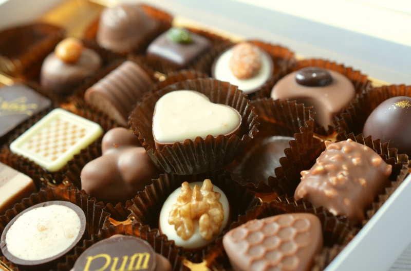 boulangerie-FONTAN-min_chocolates_food_candy_calories_nibble_chocolate_heart-782043